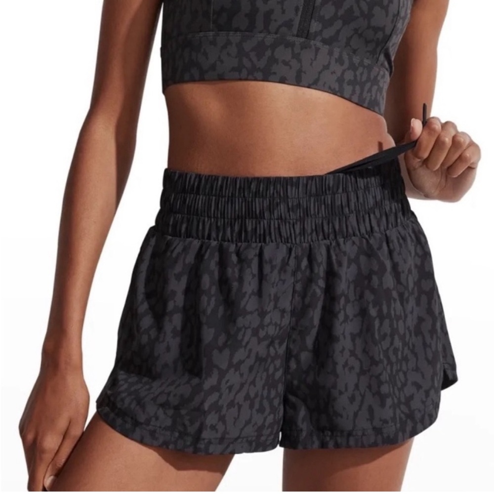 Varley - Kallin Running Shorts in Shadow Animal - Sz S
